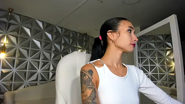 Snapshot of hellen_tease chatting on January 16, 2026, 1:04 pm hellen tease online show from January 16, 2026, 1:04 pm