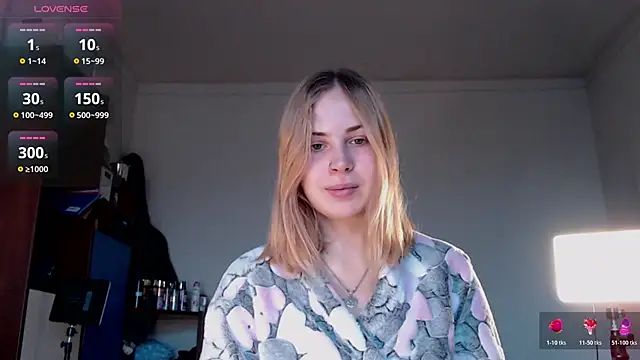 Snapshot of Alismoona chatting on November 28, 2025, 8:39 am Alismoona online show from November 28, 2025, 8:39 am