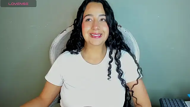 BellaSwwan online show from October 16, 2025, 10:22 pm