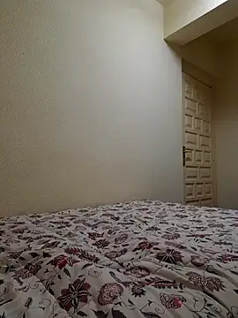 Maudjul1 online show from September 29, 2025, 12:21 pm