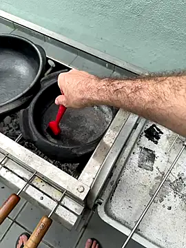 Snapshot of XUCRUTES42 chatting on October 31, 2025, 5:36 pm XUCRUTES42 online show from October 31, 2025, 5:36 pm