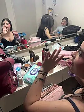 alejandrodolls online show from June 12, 2026, 4:33 am
