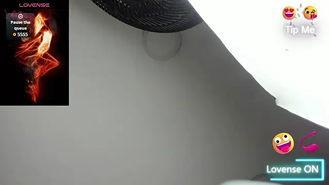 sweet  vanessa1 online show from September 30, 2025, 3:33 am