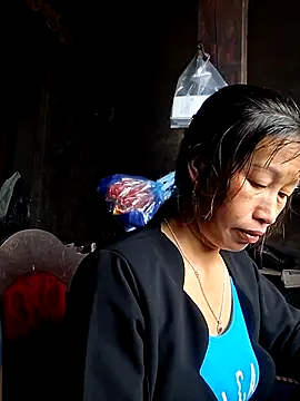 ngocngoc cute online show from November 9, 2025, 2:32 am