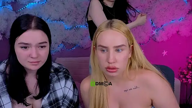 Snapshot of riley_sanders chatting on April 7, 2026, 10:31 pm riley sanders online show from April 7, 2026, 10:31 pm