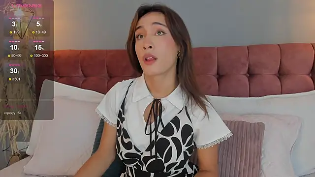 Snapshot of victoria_decapri chatting on December 15, 2025, 8:13 pm victoria decapri online show from December 15, 2025, 8:13 pm