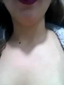 LINA-DALOUA online show from January 5, 2026, 8:45 pm