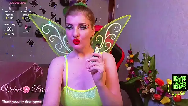 QueenInSilence online show from October 31, 2025, 10:11 pm