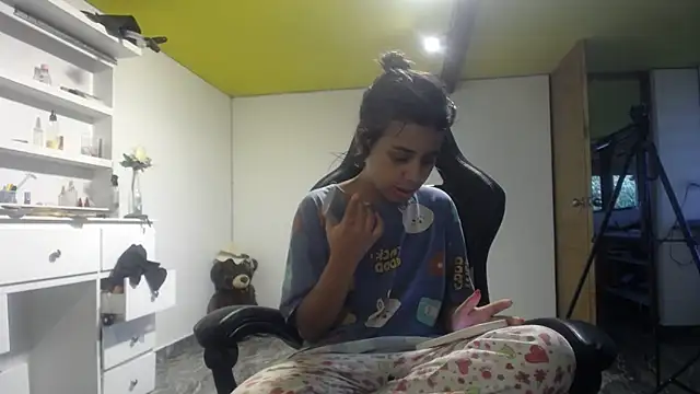 Snapshot of habdiela chatting on October 24, 2025, 7:54 pm habdiela online show from October 24, 2025, 7:54 pm