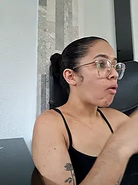 Snapshot of Britany_Sweety chatting on September 30, 2025, 5:40 pm Britany Sweety online show from September 30, 2025, 5:40 pm