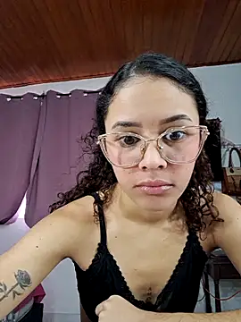 Snapshot of Britany_Sweety chatting on October 17, 2025, 4:42 pm Britany Sweety online show from October 17, 2025, 4:42 pm