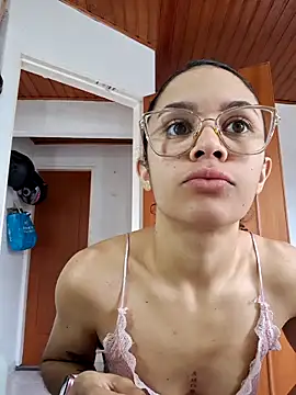 Snapshot of Britany_Sweety chatting on November 11, 2025, 4:29 pm Britany Sweety online show from November 11, 2025, 4:29 pm