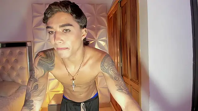 Wyatt Rose online show from November 29, 2025, 3:42 am