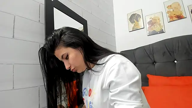 Snapshot of _Roxxxane_09 chatting on September 16, 2025, 8:21 pm Roxxxane 09 online show from September 16, 2025, 8:21 pm