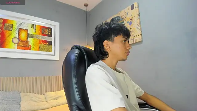Snapshot of markbowie chatting on May 29, 2026, 8:40 pm markbowie online show from May 29, 2026, 8:40 pm