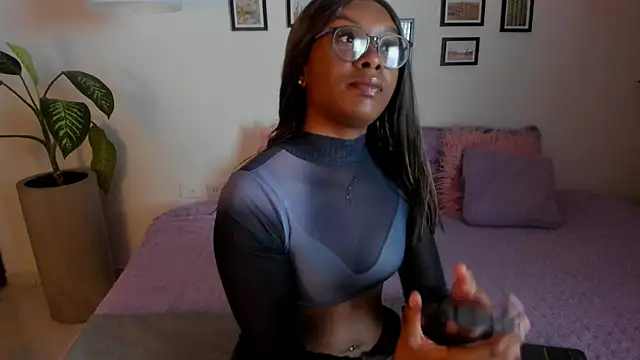 Coco joness online show from October 10, 2025, 1:43 pm