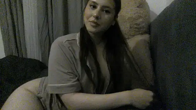 Snapshot of laylabliss chatting on October 18, 2025, 12:57 am laylabliss online show from October 18, 2025, 12:57 am