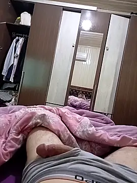 Gustavo198045 online show from April 12, 2026, 11:15 am