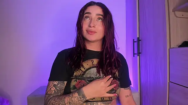 Snapshot of scarlett_Collinss chatting on February 10, 2026, 5:22 am scarlett Collinss online show from February 10, 2026, 5:22 am