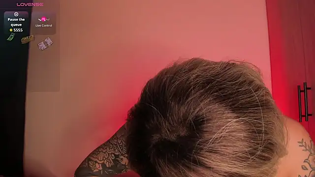 Snapshot of scarlett_Collinss chatting on February 15, 2026, 7:51 am scarlett Collinss online show from February 15, 2026, 7:51 am