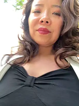anna yngs online show from May 17, 2026, 6:44 am