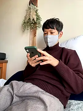 tom19899q online show from November 18, 2025, 11:48 pm