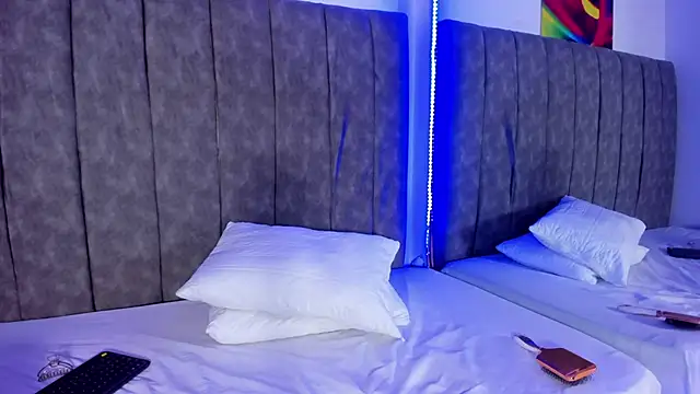 luna78hard online show from November 5, 2025, 3:28 am