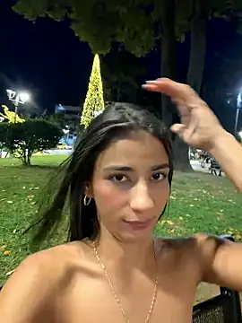 -juicy  online show from January 9, 2026, 11:17 pm