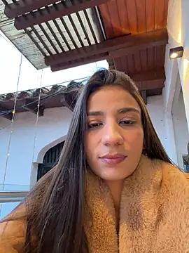 -juicy  online show from February 1, 2026, 10:41 pm