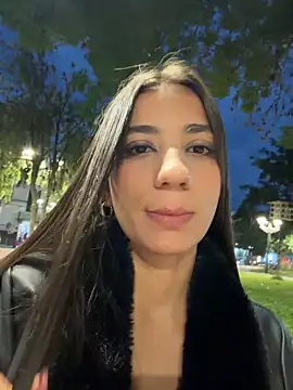 -juicy  online show from April 12, 2026, 11:21 pm