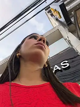 -juicy  online show from April 16, 2026, 11:07 pm