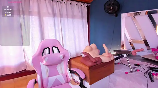 Snapshot of Lena_Bdsm chatting on December 1, 2025, 11:15 am Lena Bdsm online show from December 1, 2025, 11:15 am