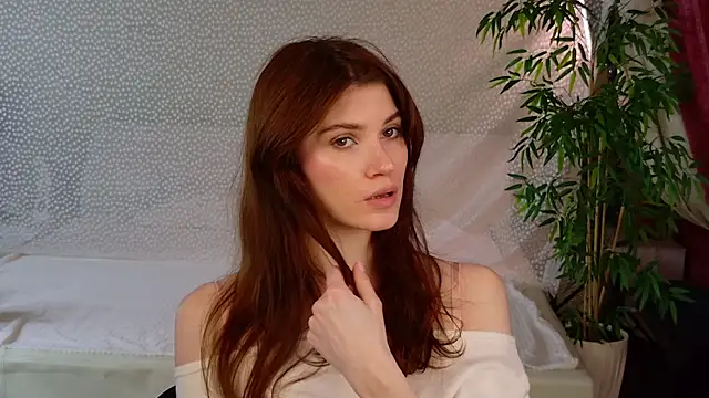 Snapshot of Angell_Wild chatting on October 21, 2025, 1:34 pm Angell Wild online show from October 21, 2025, 1:34 pm