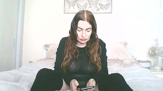 Snapshot of EllaKent chatting on March 31, 2026, 2:39 pm EllaKent online show from March 31, 2026, 2:39 pm