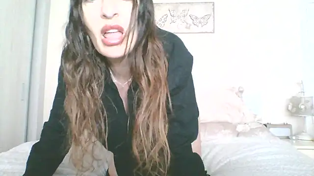 Snapshot of EllaKent chatting on April 1, 2026, 2:36 pm EllaKent online show from April 1, 2026, 2:36 pm