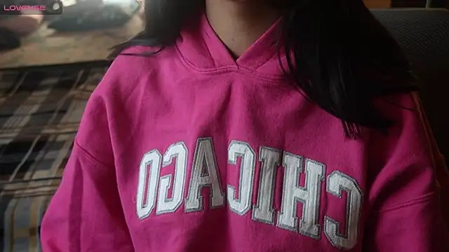 NidhiChandra online show from December 3, 2025, 7:23 pm