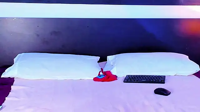 Bela Jones online show from November 16, 2025, 4:01 pm