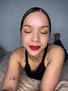 Yasmin777  online show from December 14, 2025, 10:58 pm