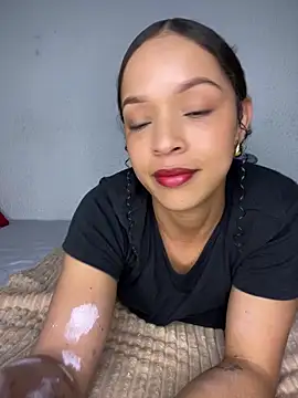 Yasmin777  online show from December 19, 2025, 11:56 pm