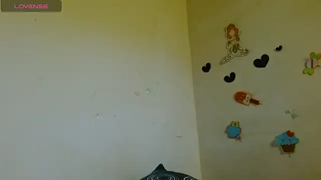 Akasha001 online show from November 11, 2025, 8:31 pm