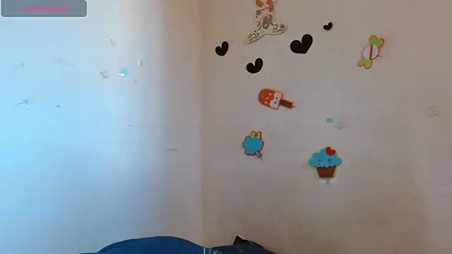 Akasha001 online show from November 17, 2025, 6:57 pm