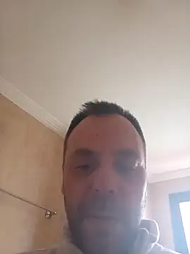 Snapshot of manchego85 chatting on February 17, 2026, 3:51 pm manchego85 online show from February 17, 2026, 3:51 pm