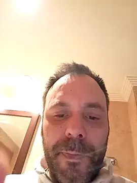 Snapshot of manchego85 chatting on March 10, 2026, 5:51 pm manchego85 online show from March 10, 2026, 5:51 pm