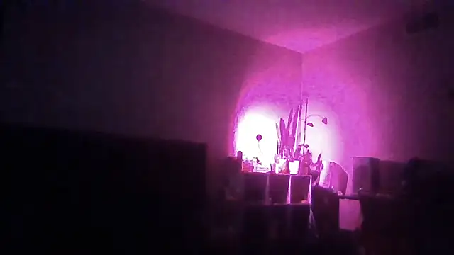 1n0nlythroat online show from May 29, 2026, 11:47 pm
