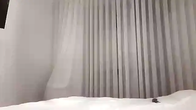 Snapshot of jporrado chatting on October 7, 2025, 10:40 pm jporrado online show from October 7, 2025, 10:40 pm