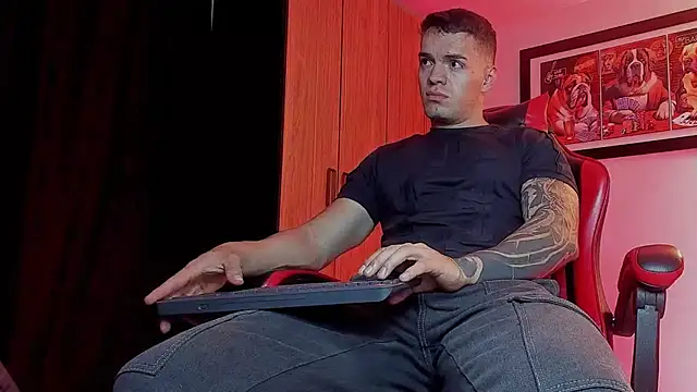 ALPHA DOMINUS  online show from January 18, 2026, 4:38 am