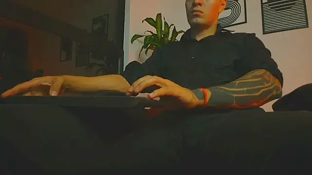 Snapshot of ALPHA_DOMINUS_ chatting on June 10, 2026, 3:50 am ALPHA DOMINUS online show from June 10, 2026, 3:50 am
