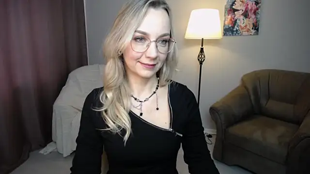 Ava Elior online show from October 9, 2025, 9:40 am