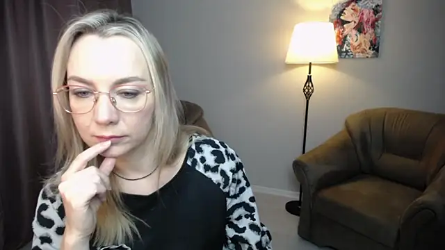 Ava Elior online show from February 1, 2026, 10:47 am