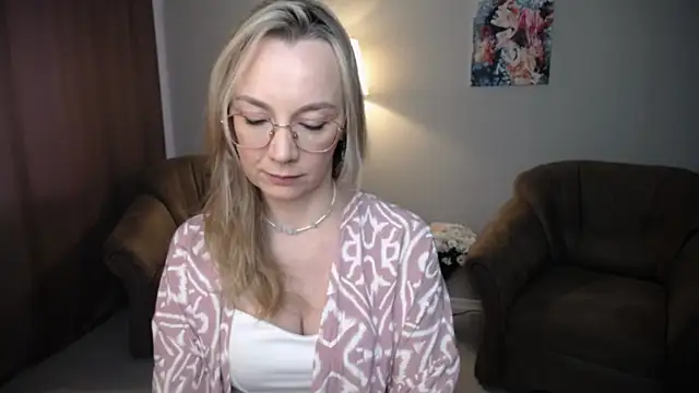 Snapshot of Ava_Elior chatting on June 30, 2026, 11:33 am Ava Elior online show from June 30, 2026, 11:33 am